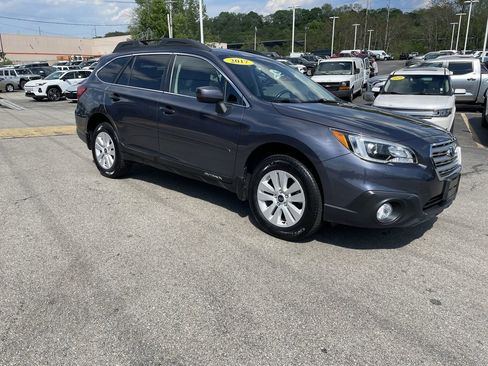Used 2017 Subaru Outback 2.5i Premium AWD/4WD image 6