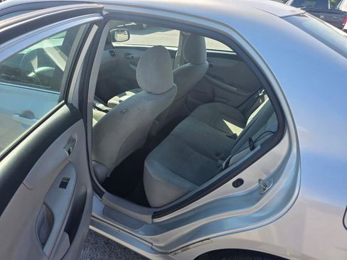 Used 2013 Toyota Corolla LE image 7