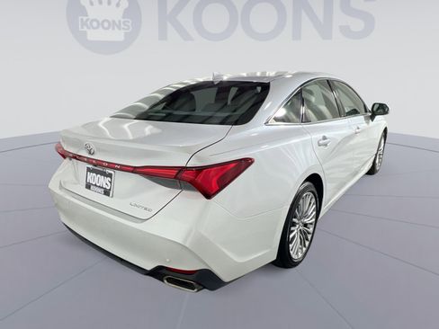 Used 2019 Toyota Avalon Limited image 7