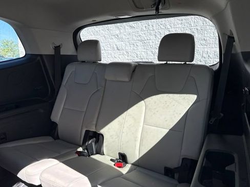 Used 2020 Kia Telluride S w/ S 8 Passenger Seating Package FWD image 9