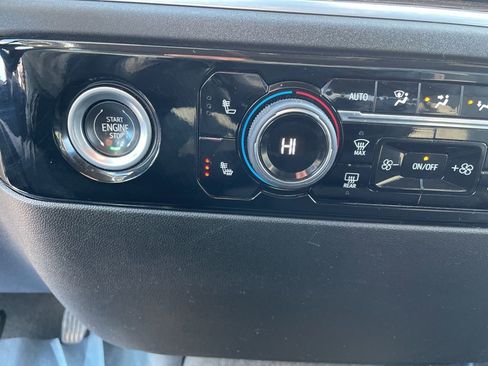 Used 2022 Chevrolet Silverado 1500 RST w/ Z71 Off-Road Package image 18