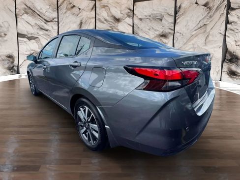 Used 2021 Nissan Versa SV image 5