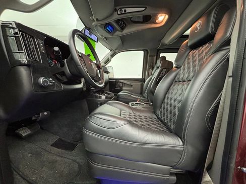 New 2025 GMC Savana 2500 w/ Driver Convenience Package image 21