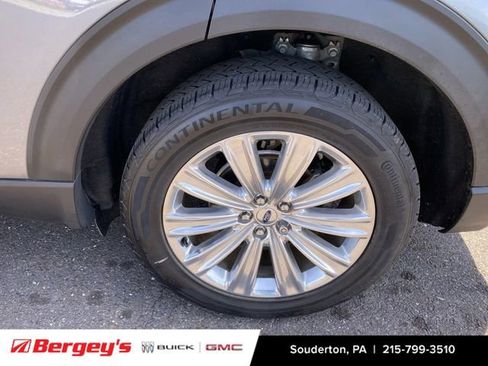 Used 2021 Ford Explorer Limited w/ Equipment Group 301A AWD/4WD image 36