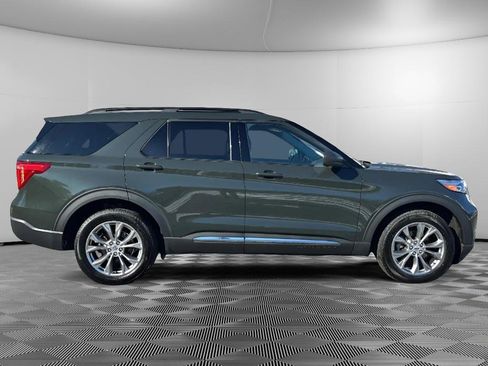 Certified 2022 Ford Explorer XLT w/ Equipment Group 202A image 6