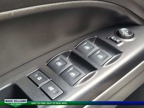 Used 2018 Chevrolet Colorado ZR2 image 23