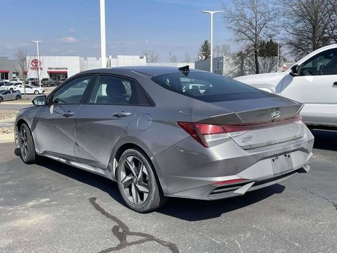 Used 2023 Hyundai Elantra SEL w/ Convenience Package image 3