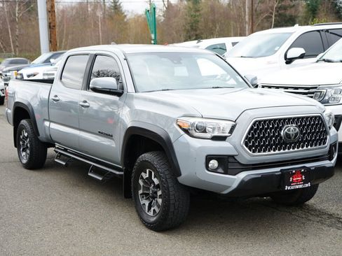 Used 2019 Toyota Tacoma TRD Off-Road w/ TRD Premium Off Road Package image 7