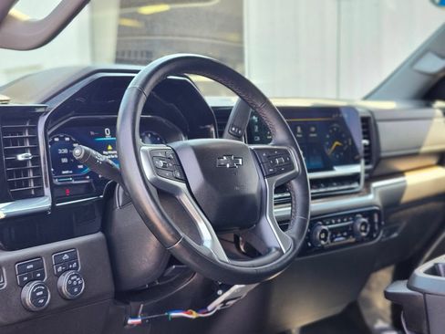 Used 2023 Chevrolet Silverado 1500 RST AWD/4WD image 17