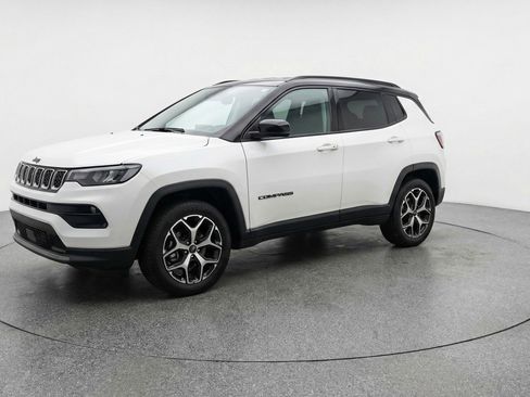 Used 2025 Jeep Compass Limited AWD/4WD image 3