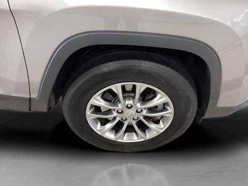 Used 2019 Jeep Cherokee Latitude Plus w/ Comfort/Convenience Group AWD/4WD image 21
