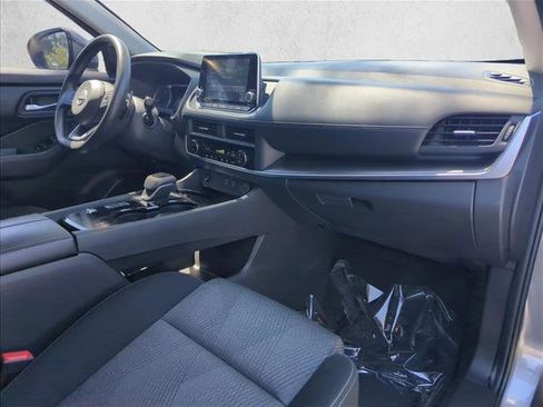 Used 2024 Nissan Rogue SV FWD image 27