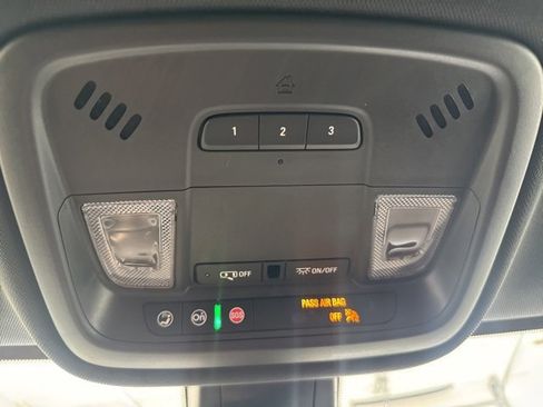 Certified 2023 Chevrolet Traverse LT image 28