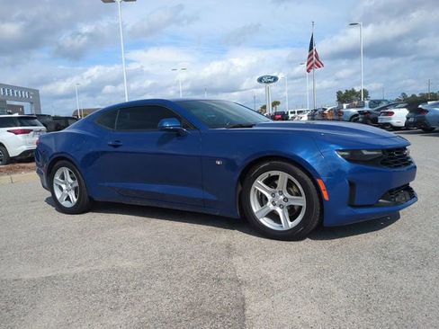 Used 2023 Chevrolet Camaro LT image 2