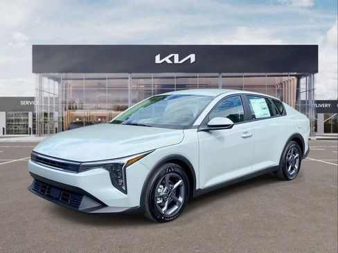 New 2026 Kia K4 LXS image 4