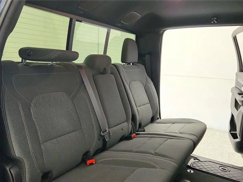 Used 2022 RAM 1500 Big Horn AWD/4WD image 38