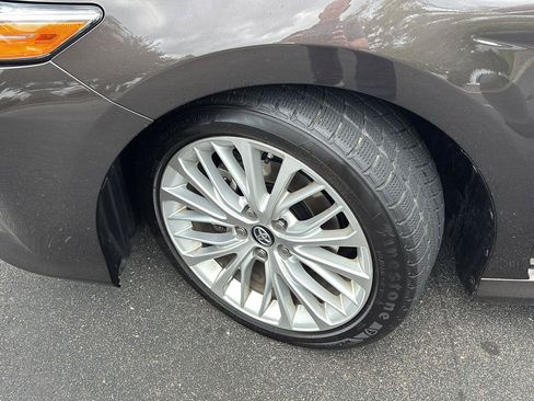 Used 2018 Toyota Camry XLE w/ Audio Package FWD image 5