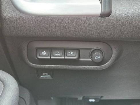 Used 2024 GMC Terrain SLT w/ Infotainment Package II image 22