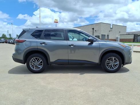 Used 2024 Nissan Rogue S AWD/4WD image 4