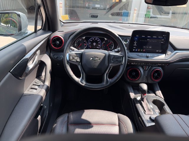 Used 2025 Chevrolet Blazer RS FWD image 14