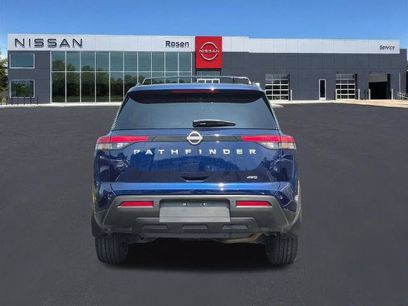 Certified 2025 Nissan Pathfinder SV
