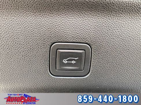 Used 2024 GMC Yukon XL AT4 w/ AT4 Premium Plus Package AWD/4WD image 47