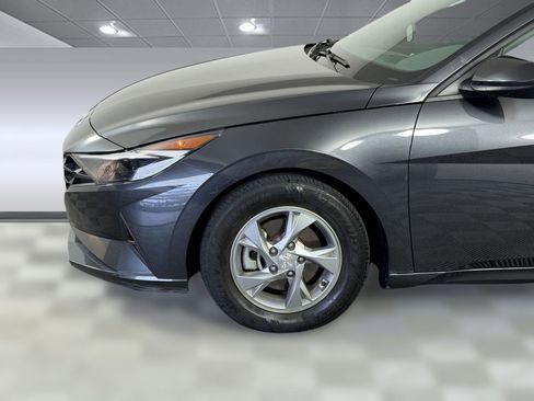 Used 2021 Hyundai Elantra SE FWD image 20