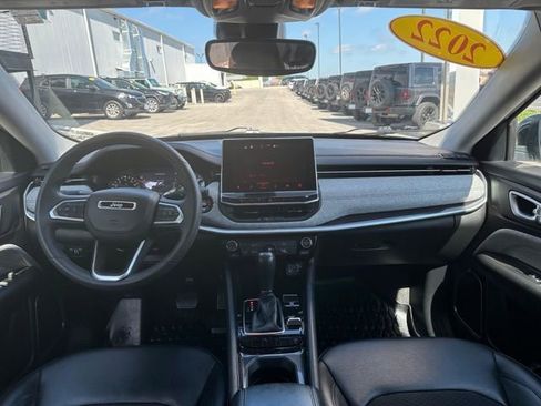 Used 2022 Jeep Compass Latitude AWD/4WD image 13