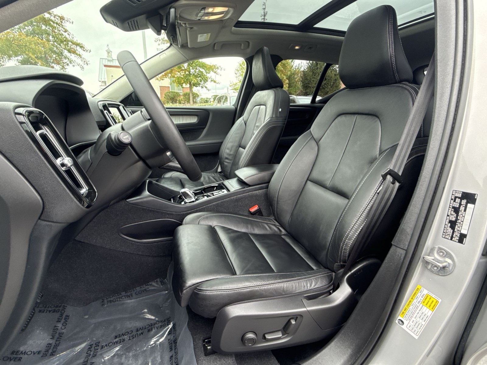 Used 2024 Volvo XC40 B5 Plus w/ Climate Package AWD/4WD image 13