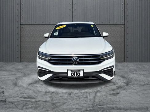 Used 2022 Volkswagen Tiguan SE AWD/4WD image 2