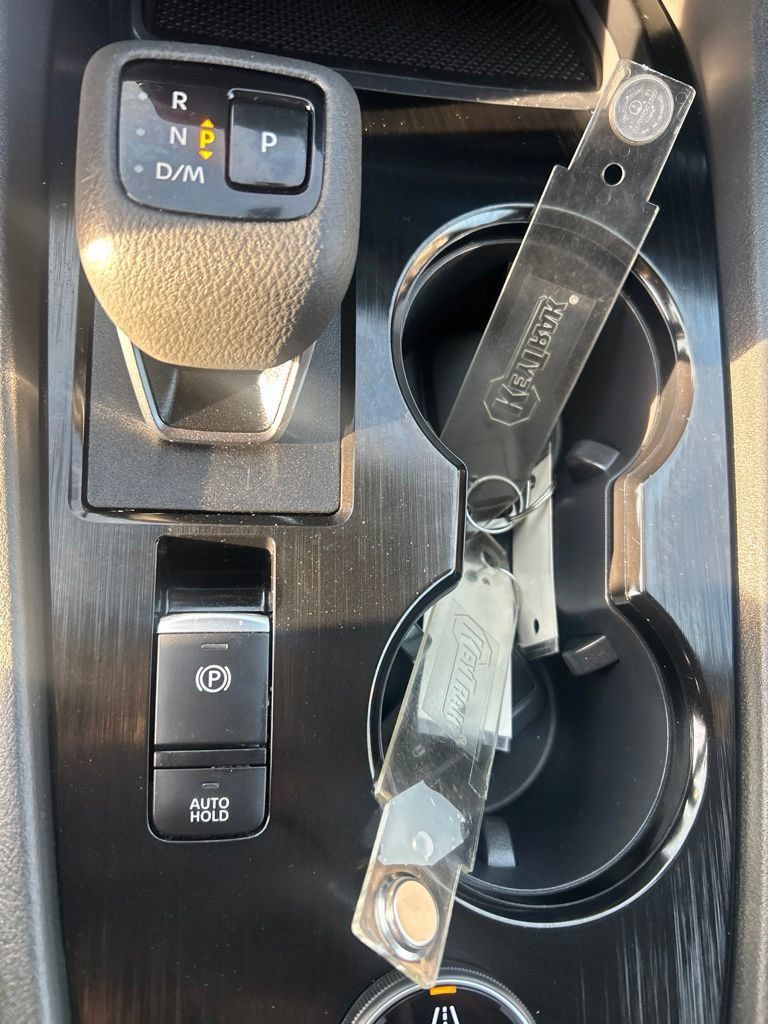 Used 2025 Nissan Rogue SV AWD/4WD image 28