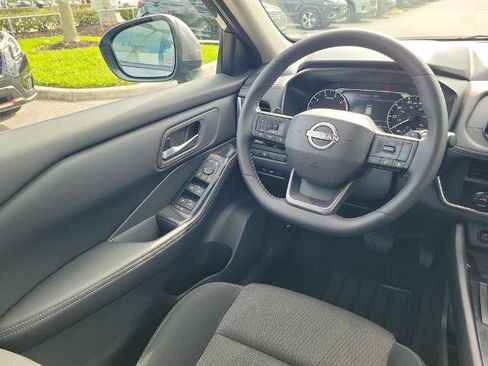Certified 2026 Nissan Rogue SV FWD image 18