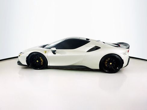 Used 2022 Ferrari SF90 Spider Base image 38