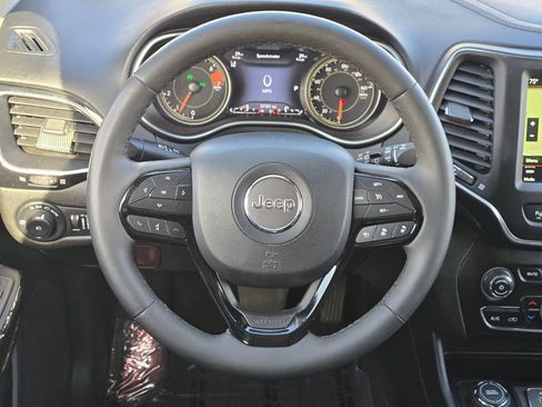 Used 2023 Jeep Cherokee Altitude Lux w/ Lux Elite Package image 6