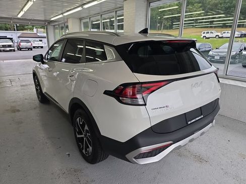 Certified 2023 Kia Sportage EX AWD/4WD image 3