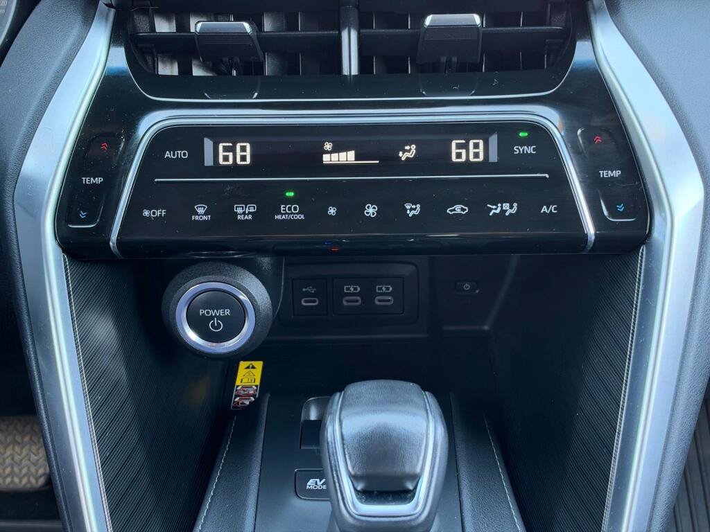 Certified 2023 Toyota Venza Nightshade AWD/4WD image 11