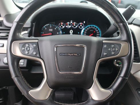 Used 2020 GMC Yukon Denali w/ Denali Ultimate Package AWD/4WD image 19