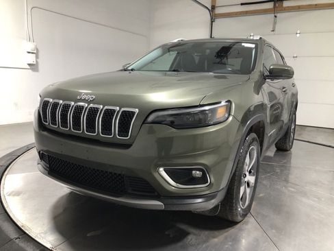 Used 2020 Jeep Cherokee Limited image 3