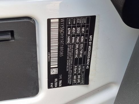 Used 2024 Mercedes-Benz Sprinter 3500 image 30