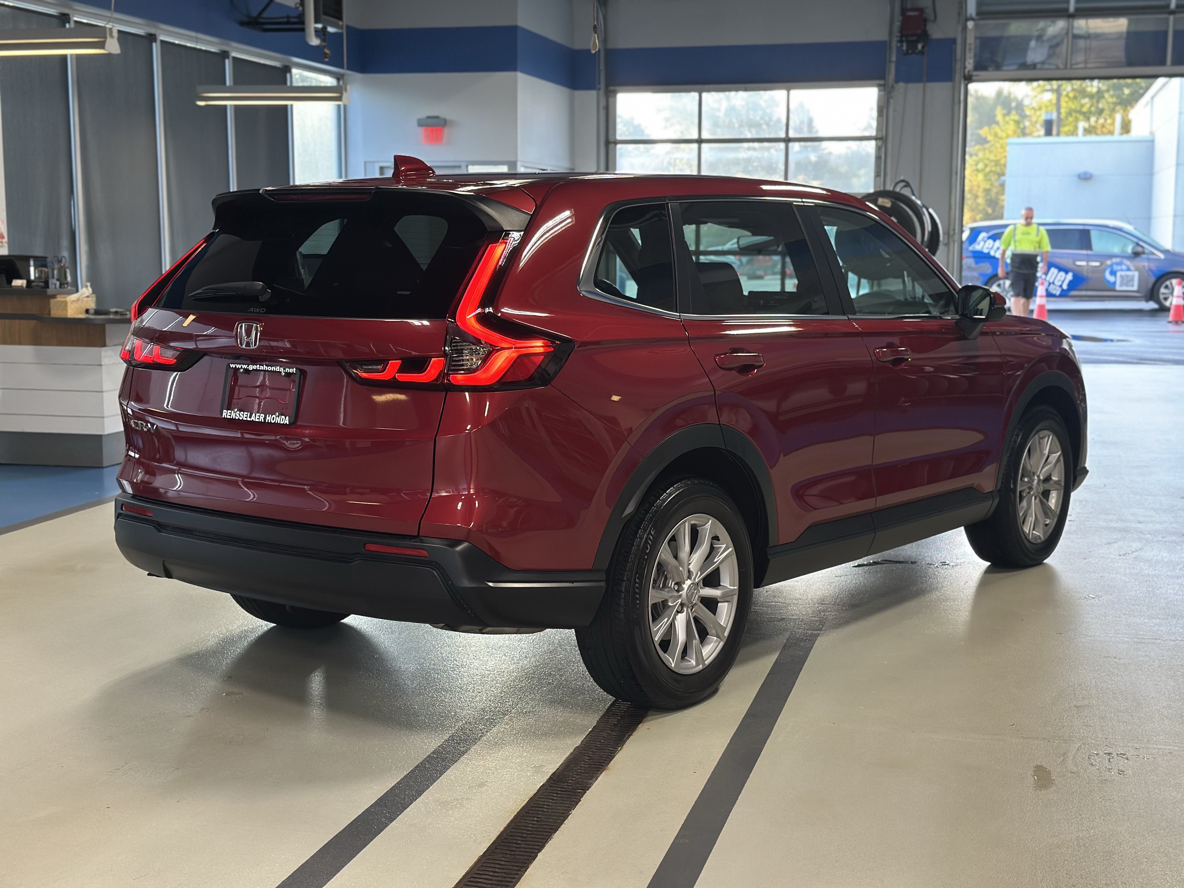 Used 2025 Honda CR-V EX image 5