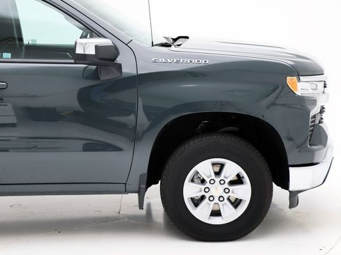 Used 2025 Chevrolet Silverado 1500 LT image 4