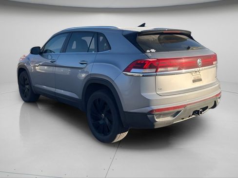 Used 2024 Volkswagen Atlas Cross Sport SE w/ Panoramic Sunroof Package image 6