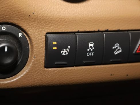 Used 2015 Jeep Wrangler Unlimited Sahara w/ Connectivity Group AWD/4WD image 8