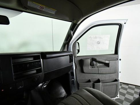 New 2025 Chevrolet Express 3500 Work Van w/ Driver Convenience Package image 20