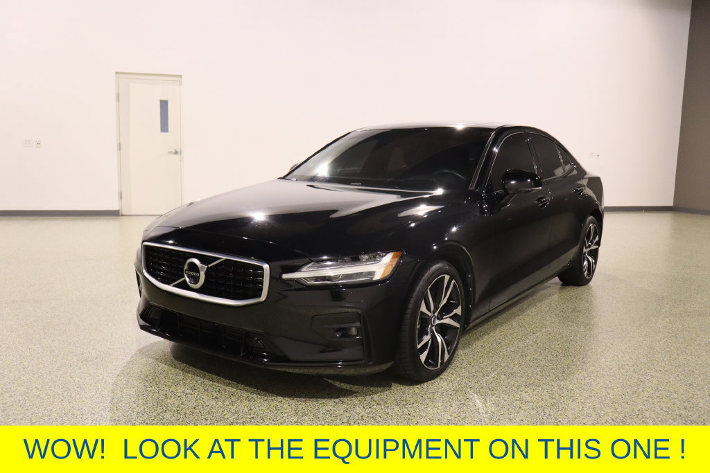 Used 2020 Volvo S60 T5 Momentum FWD image 4