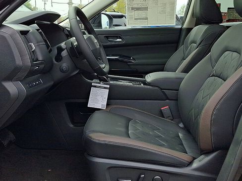 New 2026 Nissan Pathfinder Platinum w/ Cargo Package AWD/4WD image 12