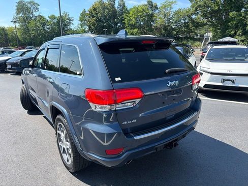 Used 2019 Jeep Grand Cherokee Overland AWD/4WD image 7