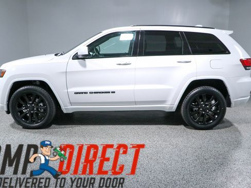 Used 2022 Jeep Grand Cherokee Laredo X AWD/4WD image 10