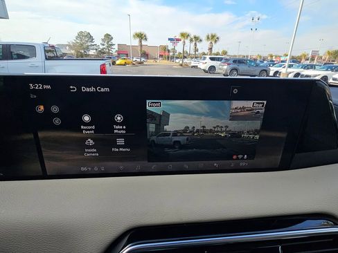 Used 2025 Nissan Armada Platinum image 30