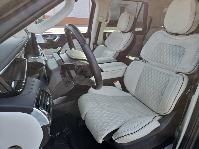 Used 2024 Lincoln Navigator L Black Label AWD/4WD image 11